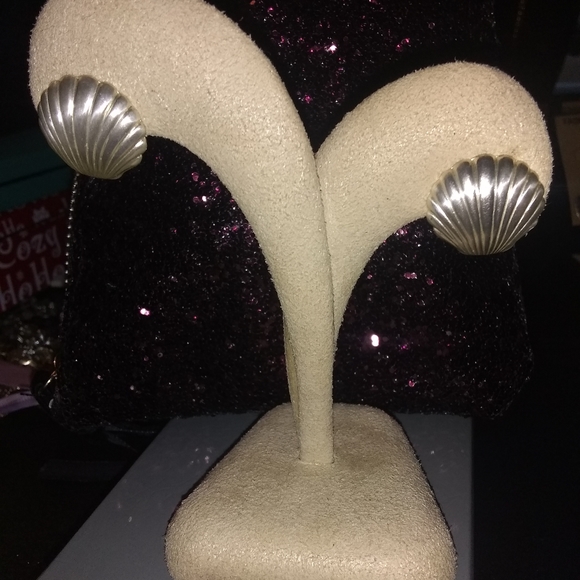 VINTAGE!/ STERLING SEASHELL POST EARRINGS β€οΈ - Picture 4 of 14